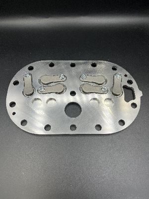 Piastra valvola compressore in acciaio inossidabile con limitatore e regolatore di pressione tramite processo di fusione per applicazioni industriali